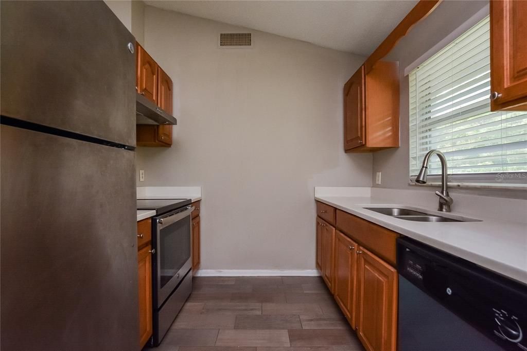 For Rent: $1,965 (3 beds, 2 baths, 1398 Square Feet)