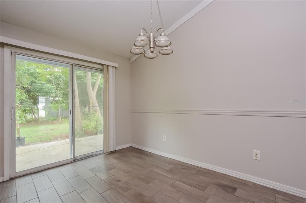 For Rent: $1,965 (3 beds, 2 baths, 1398 Square Feet)