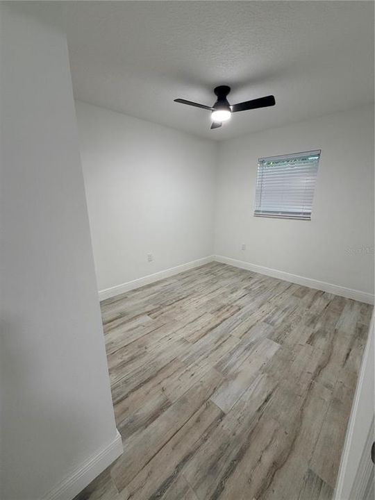 На продажу: $299,990 (4 спален, 2 ванн, 1096 Квадратных фут)