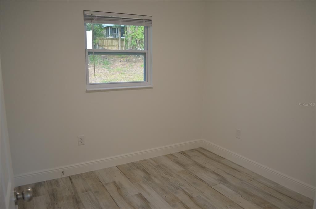 На продажу: $299,990 (4 спален, 2 ванн, 1096 Квадратных фут)