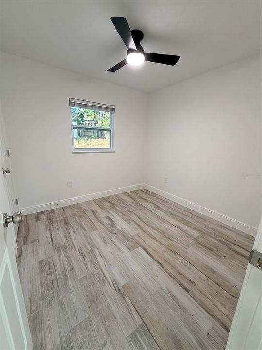 На продажу: $299,990 (4 спален, 2 ванн, 1096 Квадратных фут)