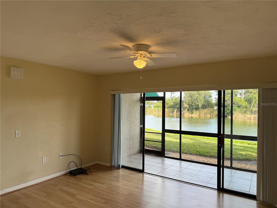 На продажу: $254,000 (2 спален, 2 ванн, 848 Квадратных фут)