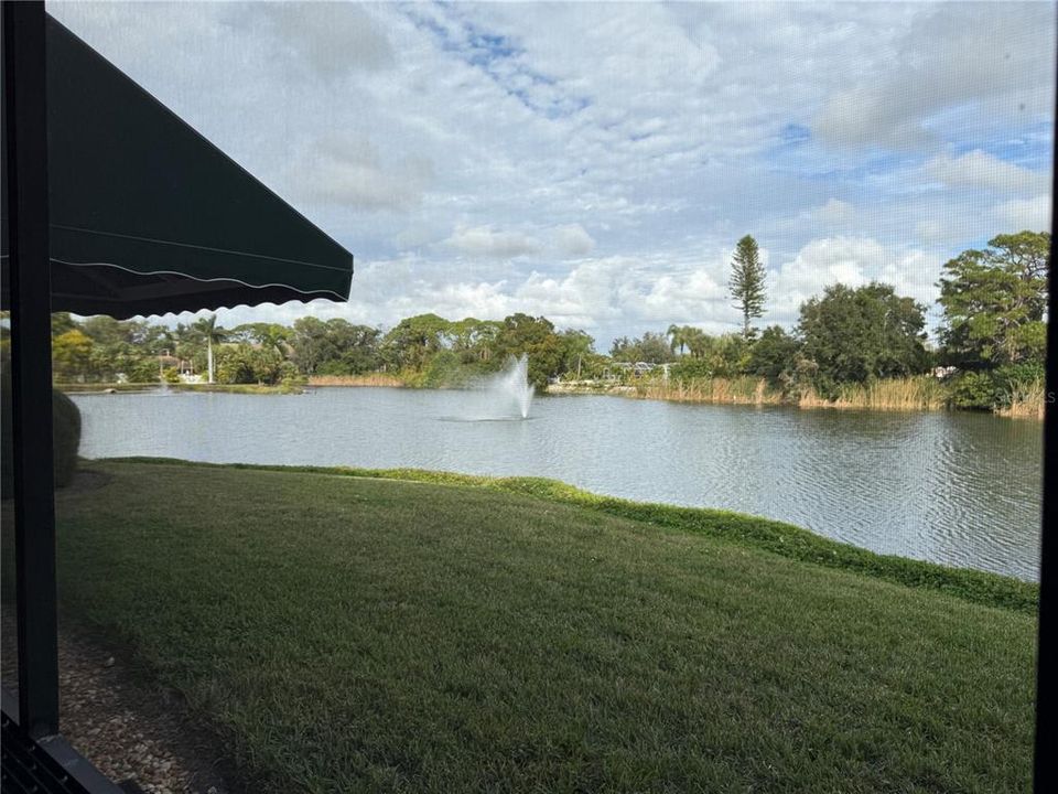 На продажу: $254,000 (2 спален, 2 ванн, 848 Квадратных фут)