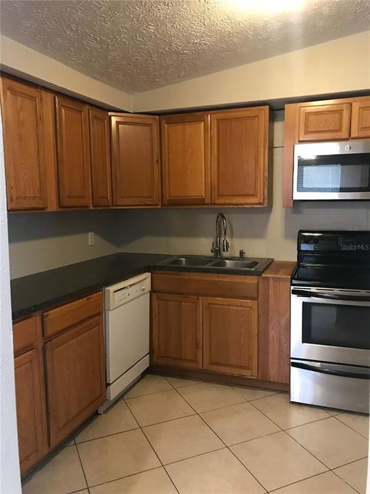 For Rent: $1,550 (3 beds, 1 baths, 1224 Square Feet)