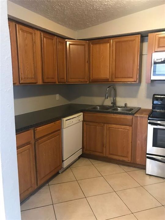 For Rent: $1,550 (3 beds, 1 baths, 1224 Square Feet)