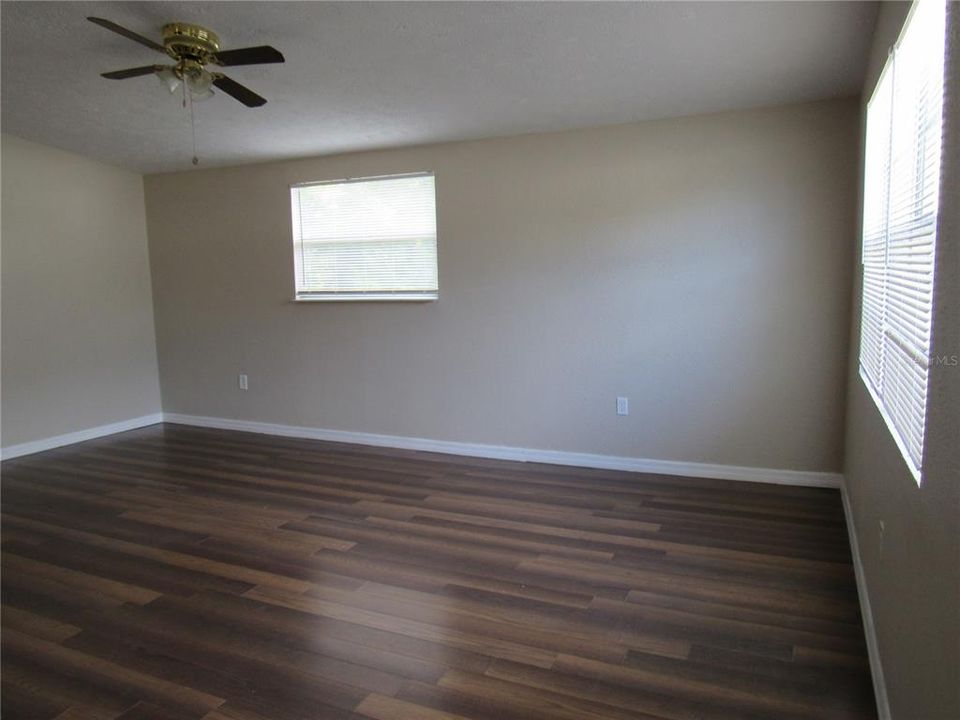 For Rent: $1,550 (3 beds, 1 baths, 1224 Square Feet)