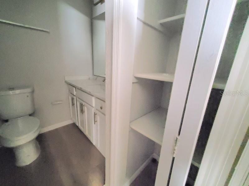 For Rent: $1,200 (1 beds, 1 baths, 680 Square Feet)