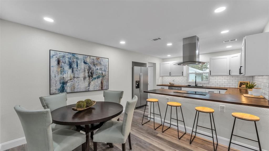 For Sale: $265,000 (4 beds, 2 baths, 1384 Square Feet)