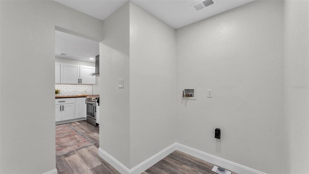 For Sale: $265,000 (4 beds, 2 baths, 1384 Square Feet)