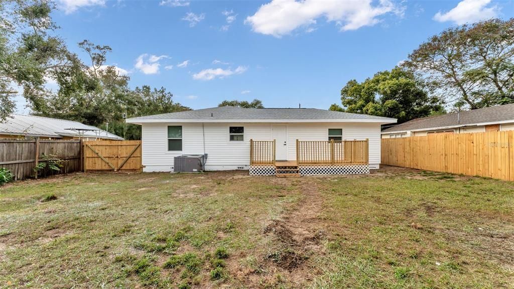 For Sale: $265,000 (4 beds, 2 baths, 1384 Square Feet)