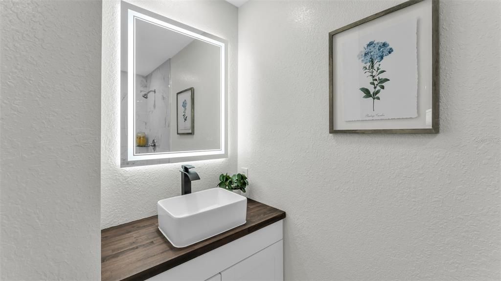 For Sale: $265,000 (4 beds, 2 baths, 1384 Square Feet)