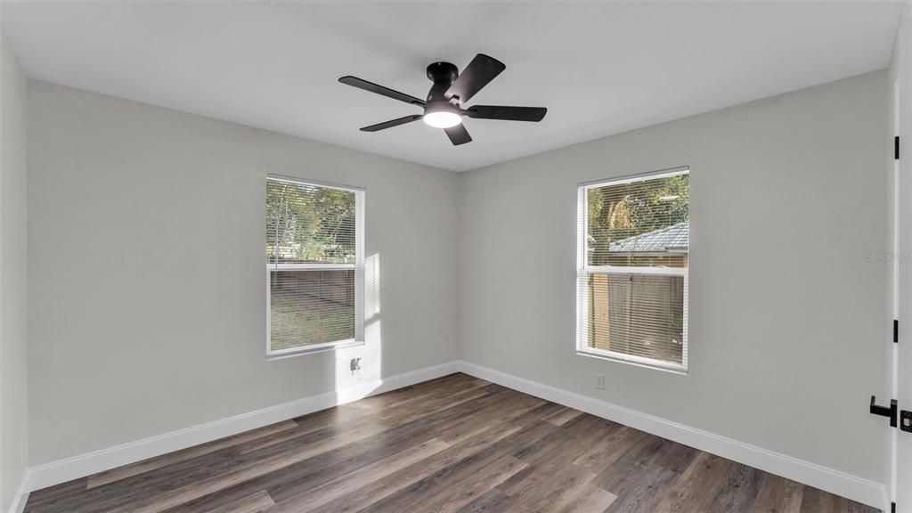 For Sale: $265,000 (4 beds, 2 baths, 1384 Square Feet)