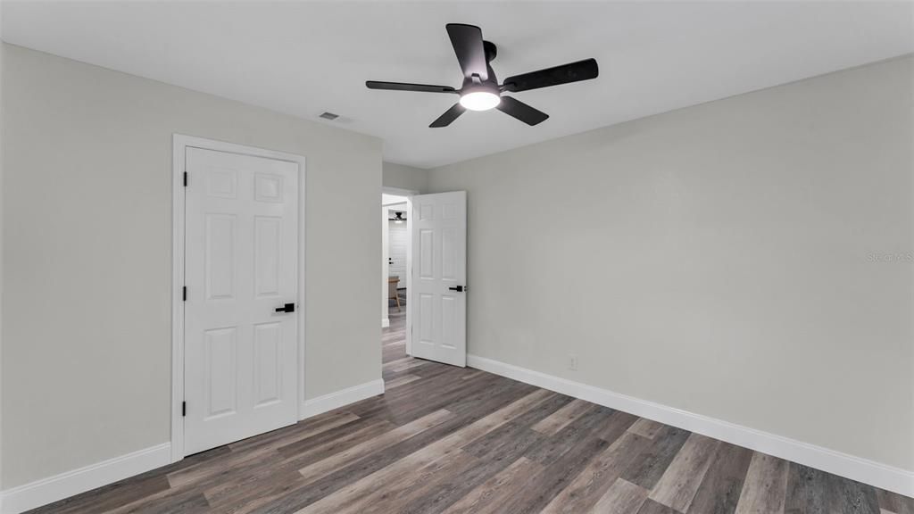 For Sale: $265,000 (4 beds, 2 baths, 1384 Square Feet)