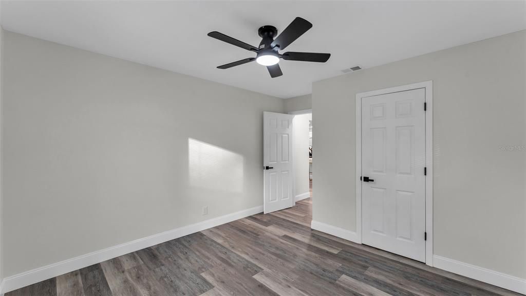 For Sale: $265,000 (4 beds, 2 baths, 1384 Square Feet)