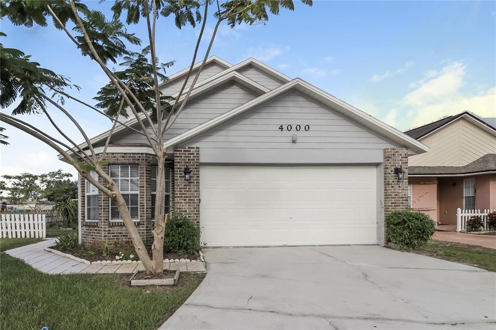 Recently Rented: $2,140 (3 beds, 2 baths, 1662 Square Feet)