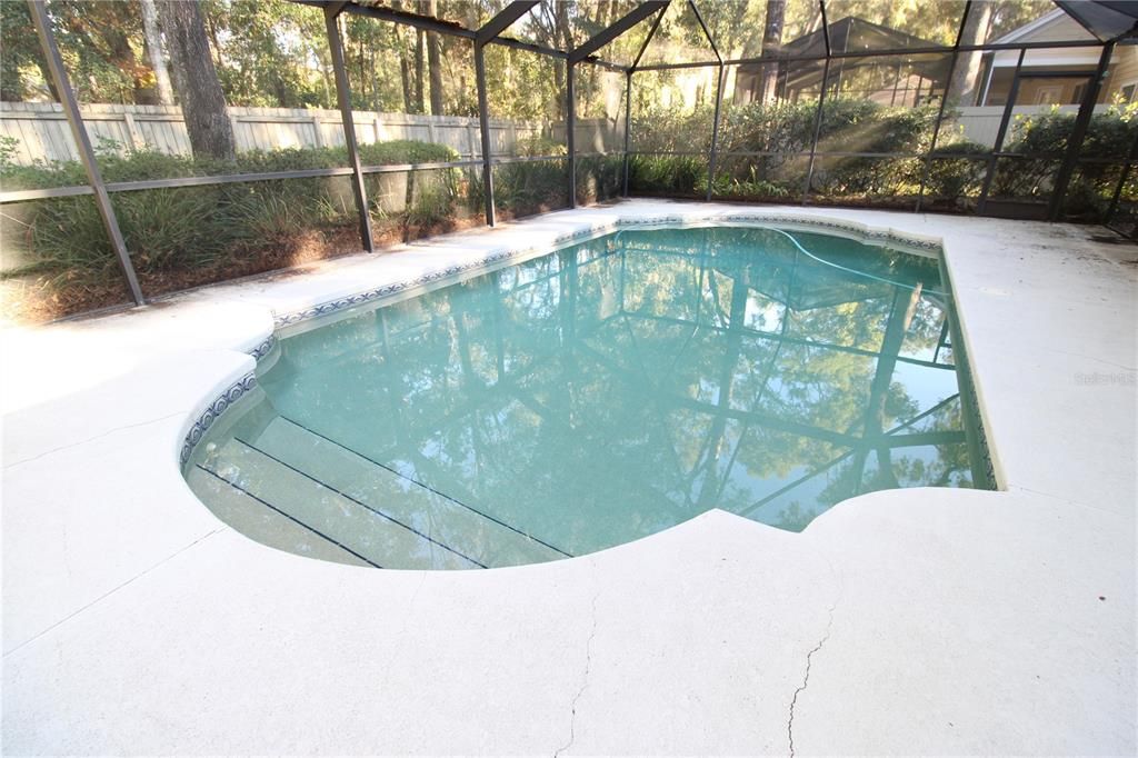 For Rent: $2,600 (3 beds, 2 baths, 1998 Square Feet)