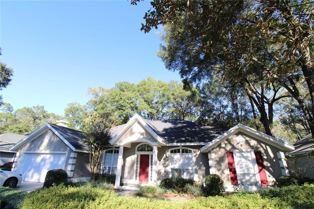 For Rent: $2,600 (3 beds, 2 baths, 1998 Square Feet)