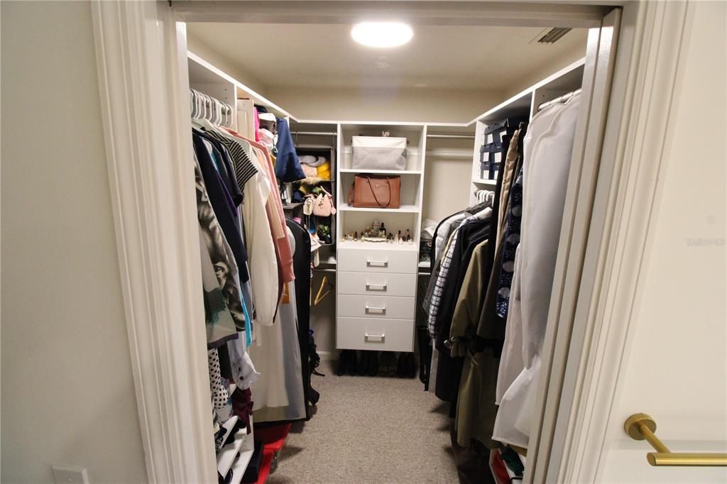 For Rent: $2,600 (3 beds, 2 baths, 1998 Square Feet)