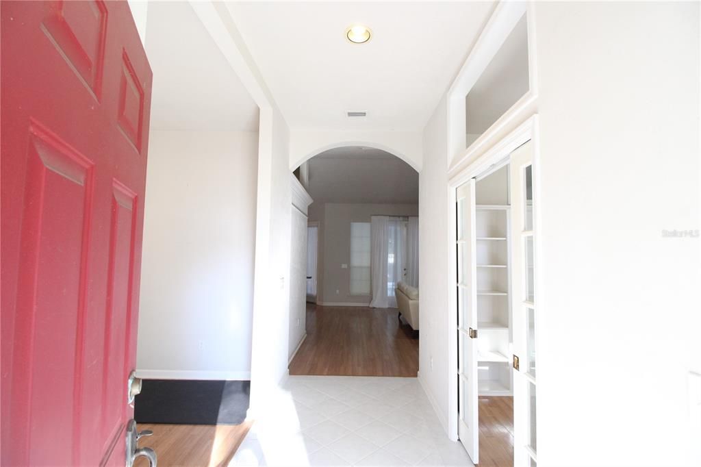 For Rent: $2,600 (3 beds, 2 baths, 1998 Square Feet)