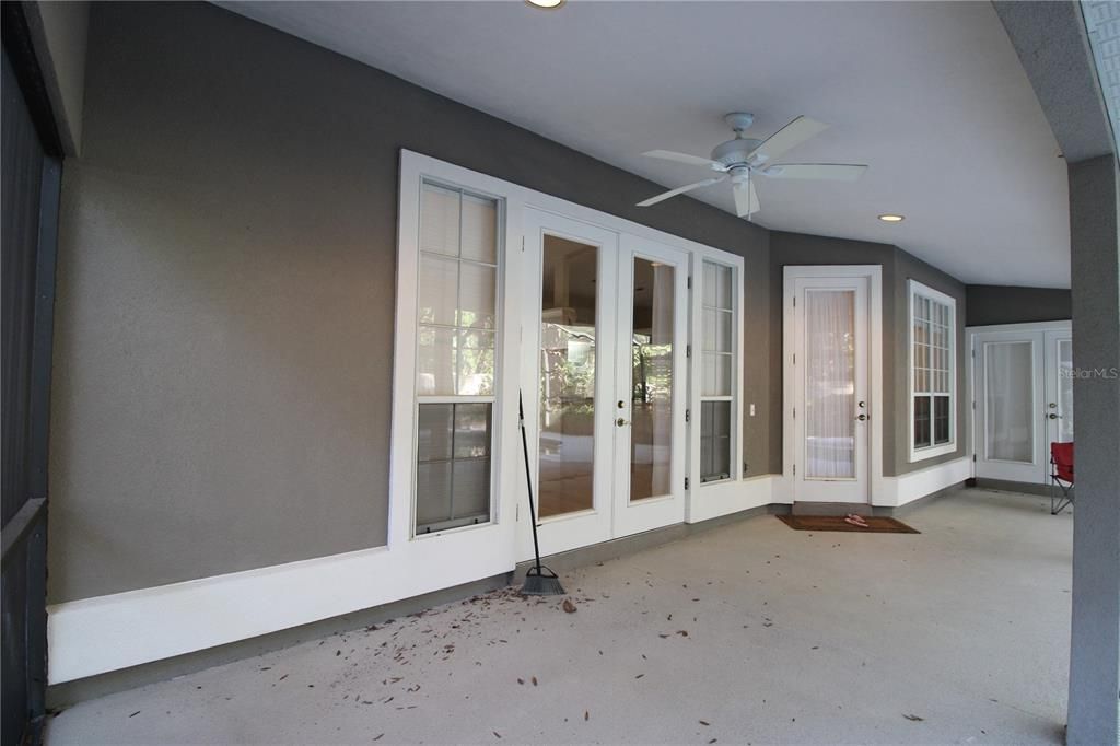 For Rent: $2,600 (3 beds, 2 baths, 1998 Square Feet)