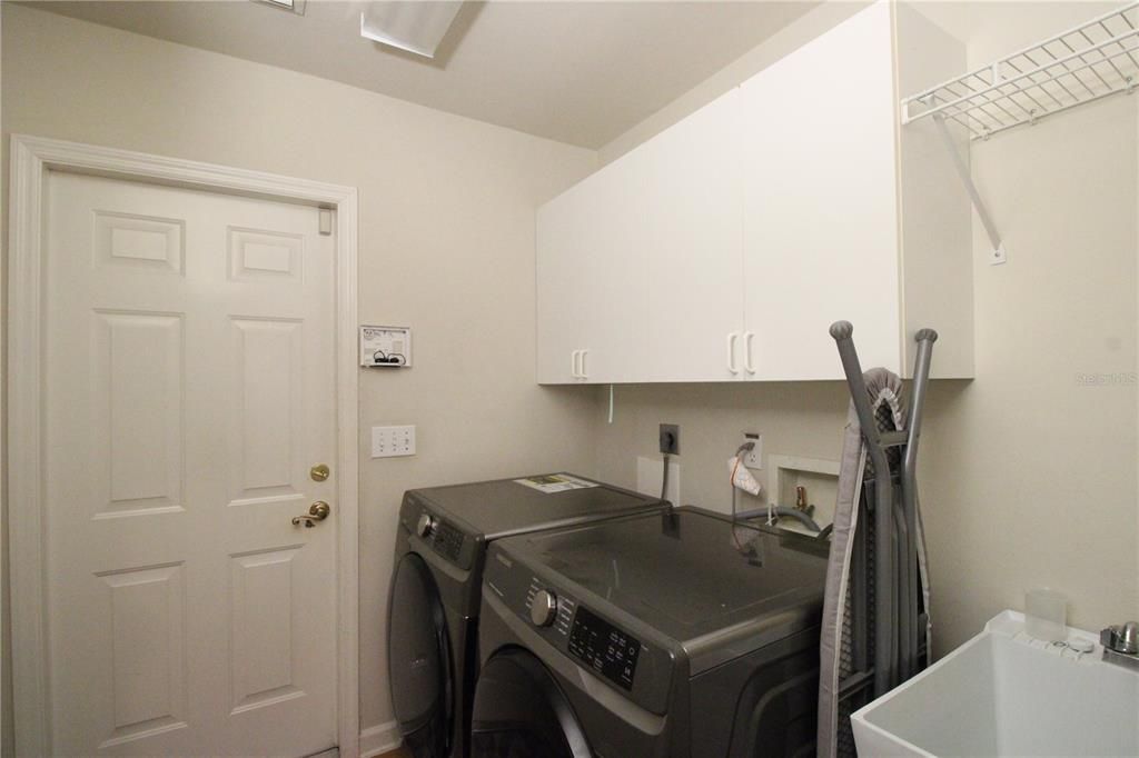 For Rent: $2,600 (3 beds, 2 baths, 1998 Square Feet)