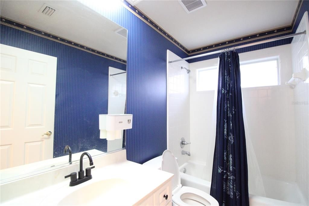 For Rent: $2,600 (3 beds, 2 baths, 1998 Square Feet)