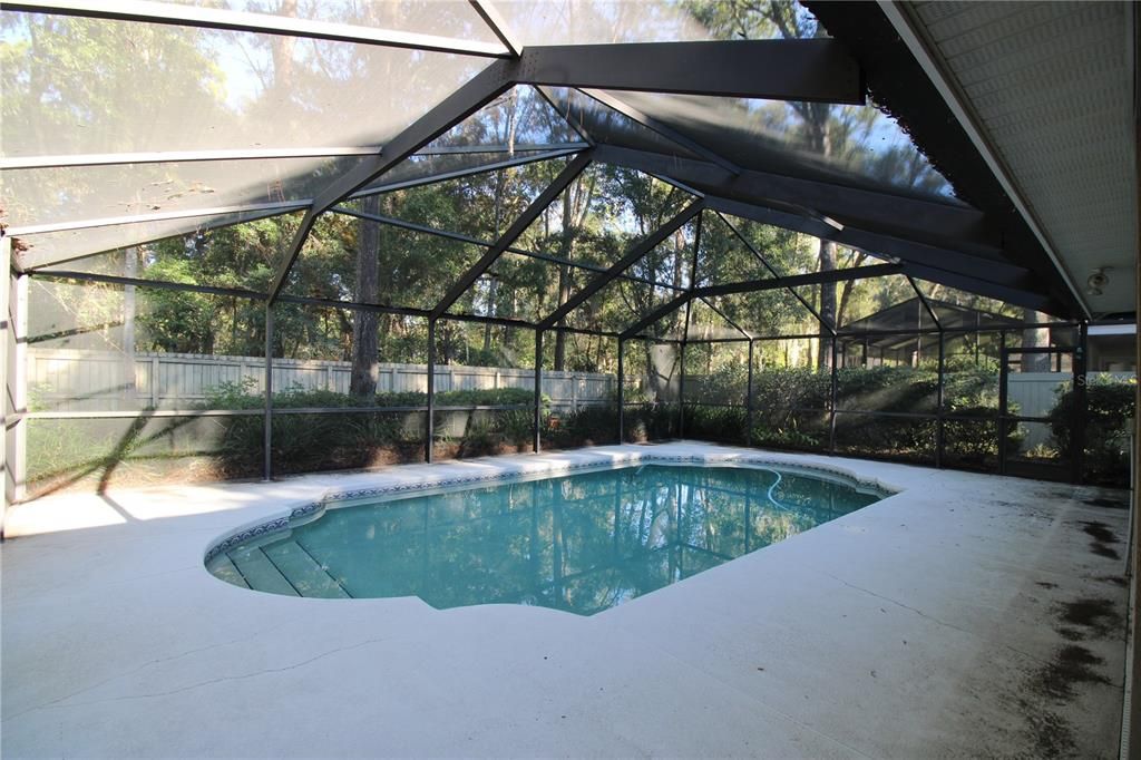 For Rent: $2,600 (3 beds, 2 baths, 1998 Square Feet)