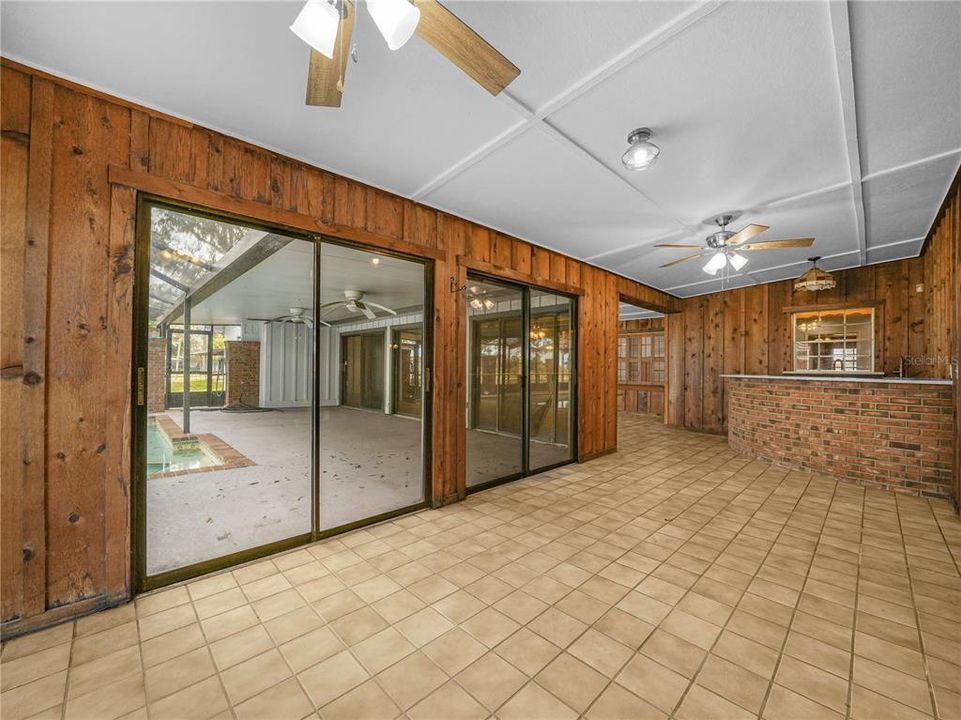 En Venta: $549,900 (6 camas, 3 baños, 3711 Pies cuadrados)