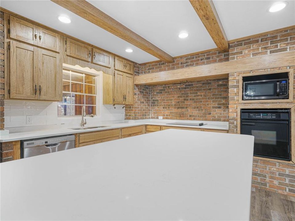 En Venta: $549,900 (6 camas, 3 baños, 3711 Pies cuadrados)