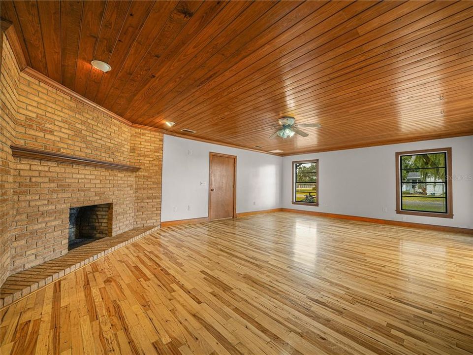 En Venta: $549,900 (6 camas, 3 baños, 3711 Pies cuadrados)