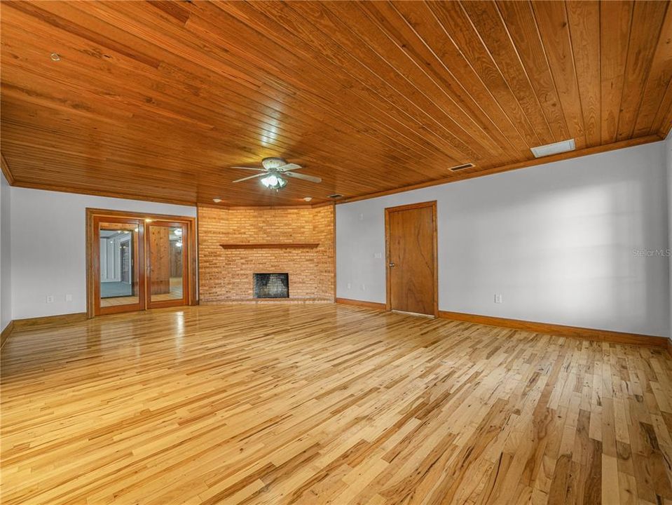 En Venta: $549,900 (6 camas, 3 baños, 3711 Pies cuadrados)