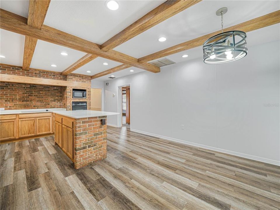 En Venta: $549,900 (6 camas, 3 baños, 3711 Pies cuadrados)