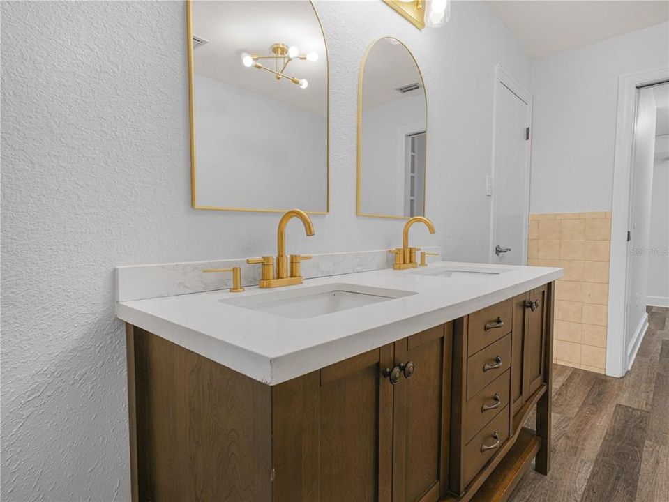 En Venta: $549,900 (6 camas, 3 baños, 3711 Pies cuadrados)