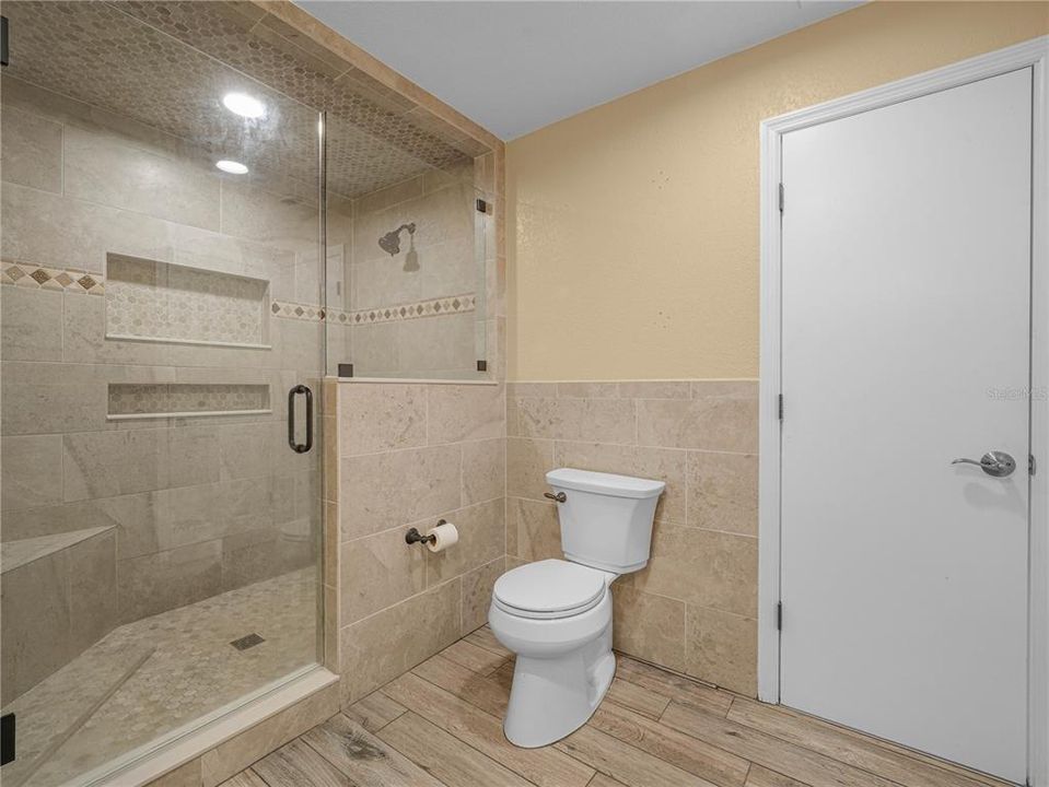 En Venta: $549,900 (6 camas, 3 baños, 3711 Pies cuadrados)