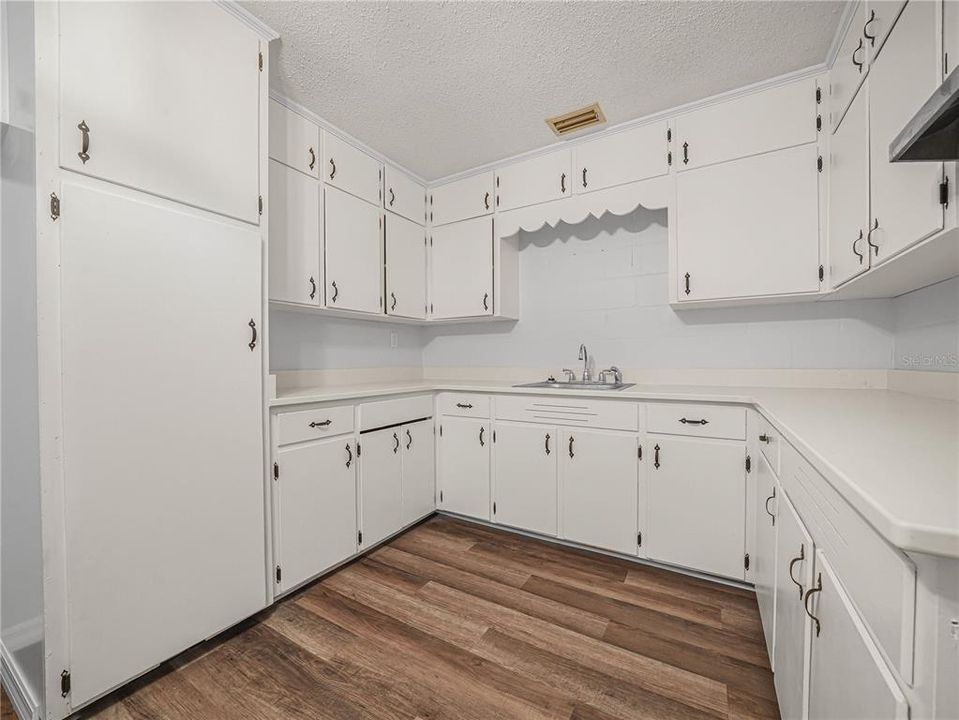 En Venta: $549,900 (6 camas, 3 baños, 3711 Pies cuadrados)