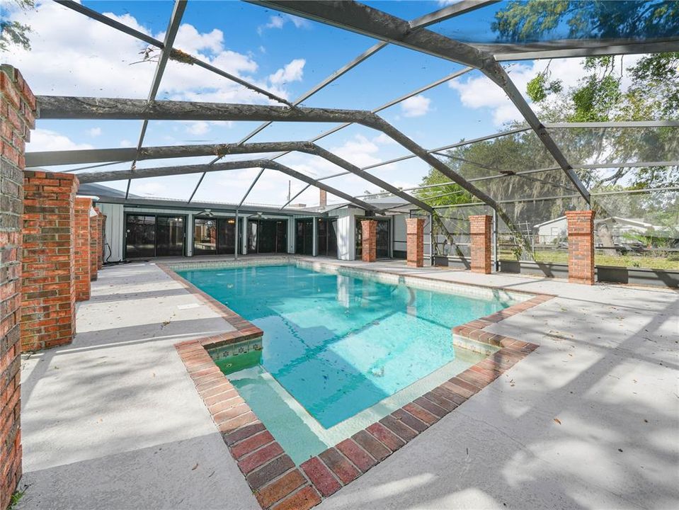 En Venta: $549,900 (6 camas, 3 baños, 3711 Pies cuadrados)