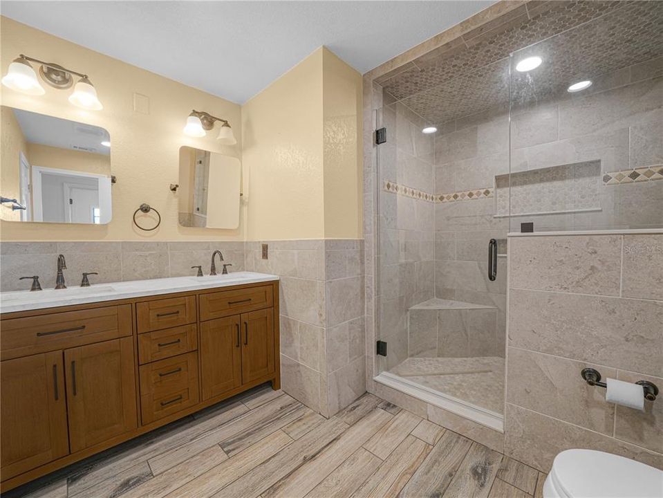 En Venta: $549,900 (6 camas, 3 baños, 3711 Pies cuadrados)