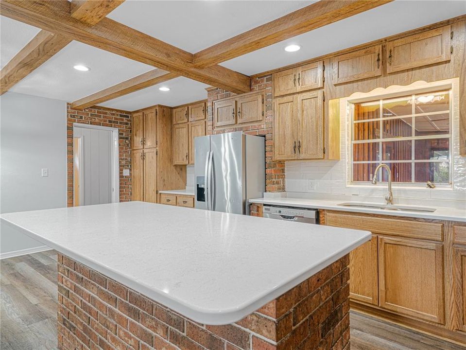 En Venta: $549,900 (6 camas, 3 baños, 3711 Pies cuadrados)