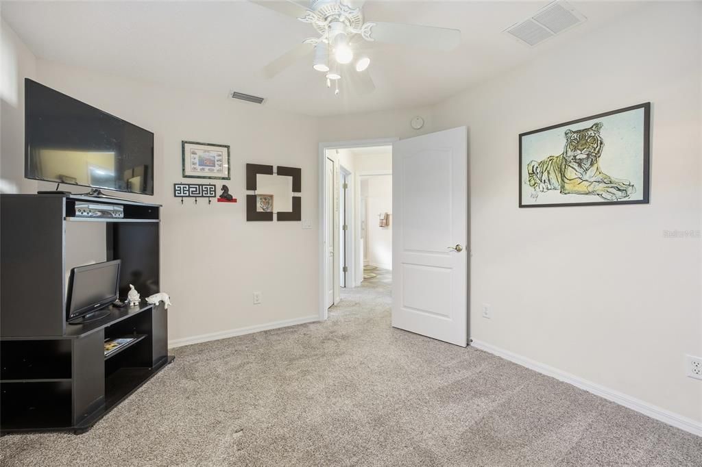 На продажу: $325,000 (3 спален, 2 ванн, 1968 Квадратных фут)