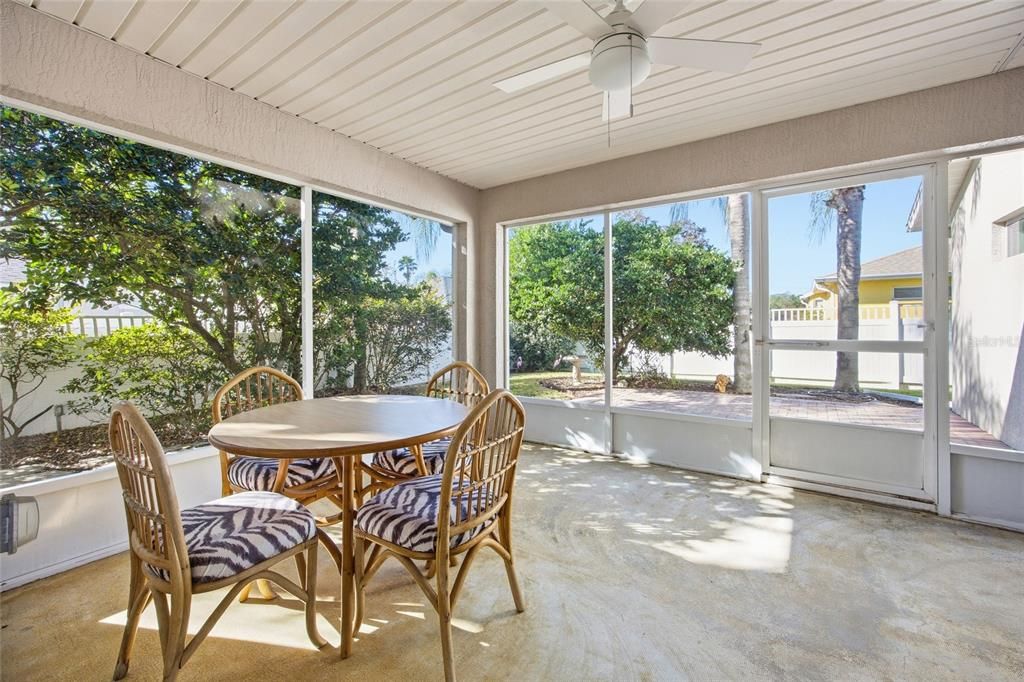 На продажу: $325,000 (3 спален, 2 ванн, 1968 Квадратных фут)