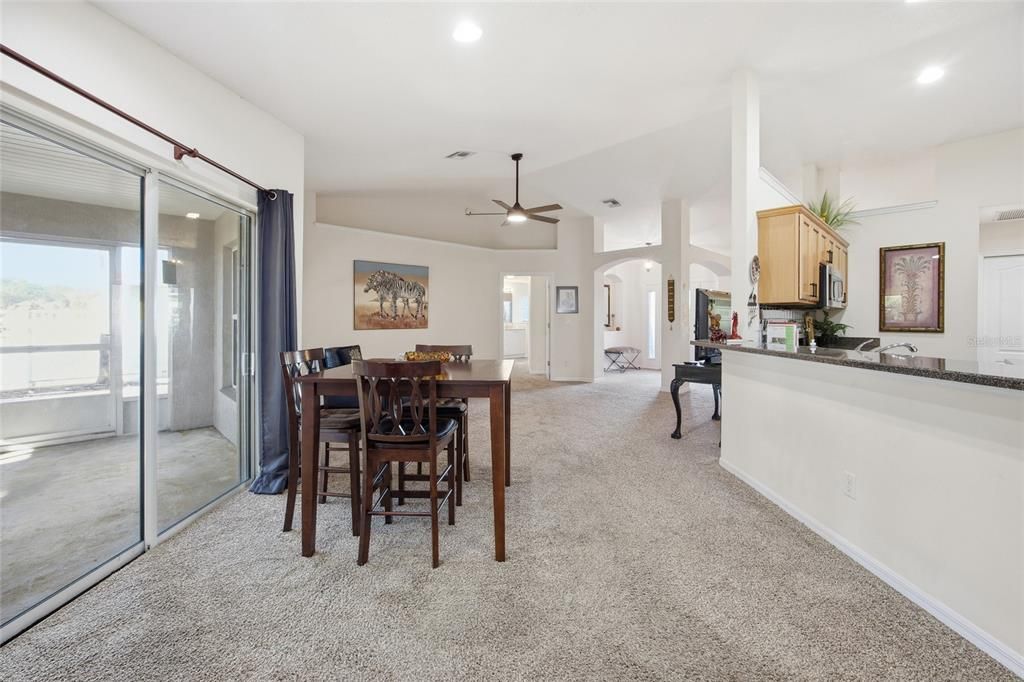 На продажу: $325,000 (3 спален, 2 ванн, 1968 Квадратных фут)