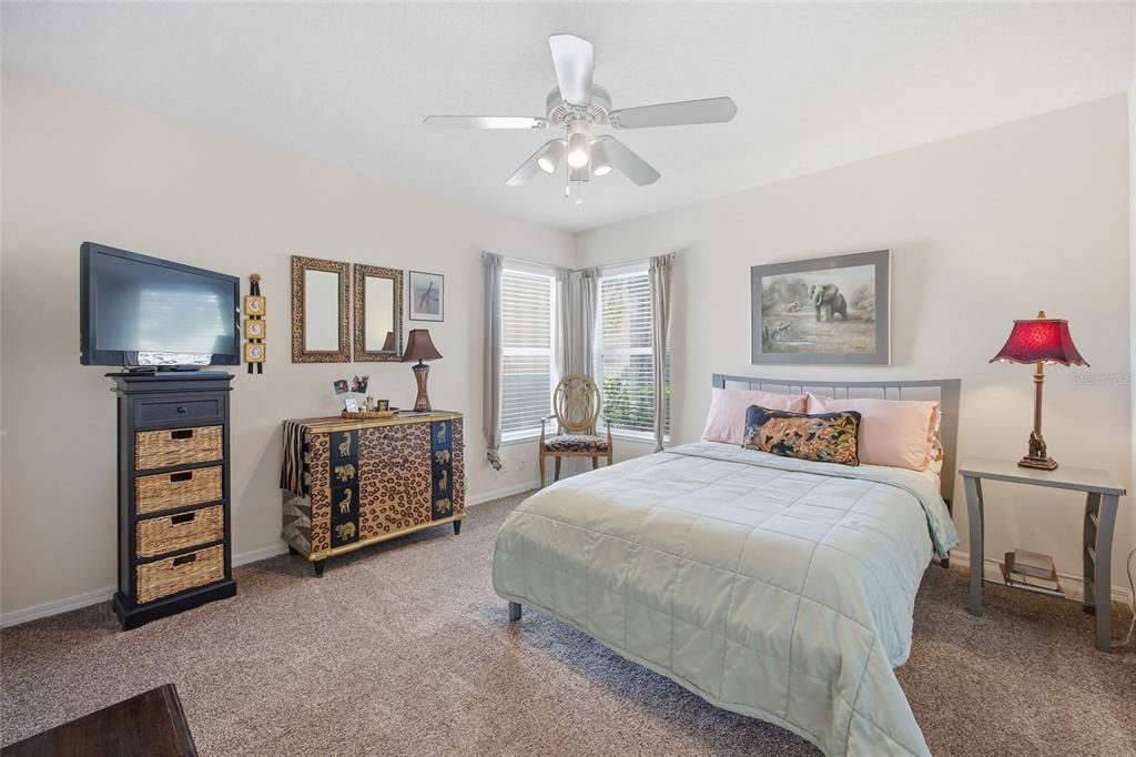 На продажу: $325,000 (3 спален, 2 ванн, 1968 Квадратных фут)