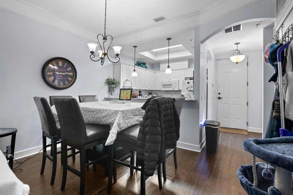 En Venta: $380,000 (2 camas, 2 baños, 860 Pies cuadrados)