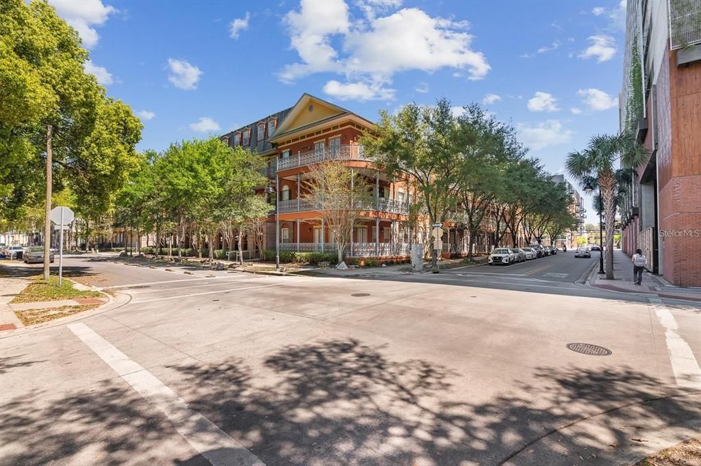 En Venta: $380,000 (2 camas, 2 baños, 860 Pies cuadrados)