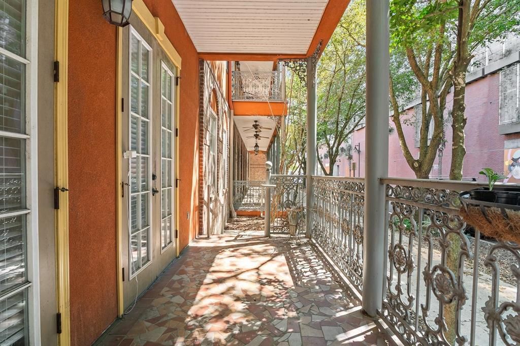 En Venta: $380,000 (2 camas, 2 baños, 860 Pies cuadrados)