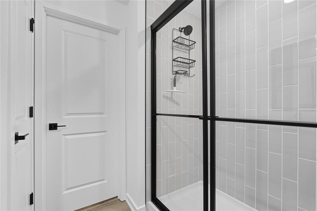 For Rent: $2,650 (3 beds, 2 baths, 1697 Square Feet)