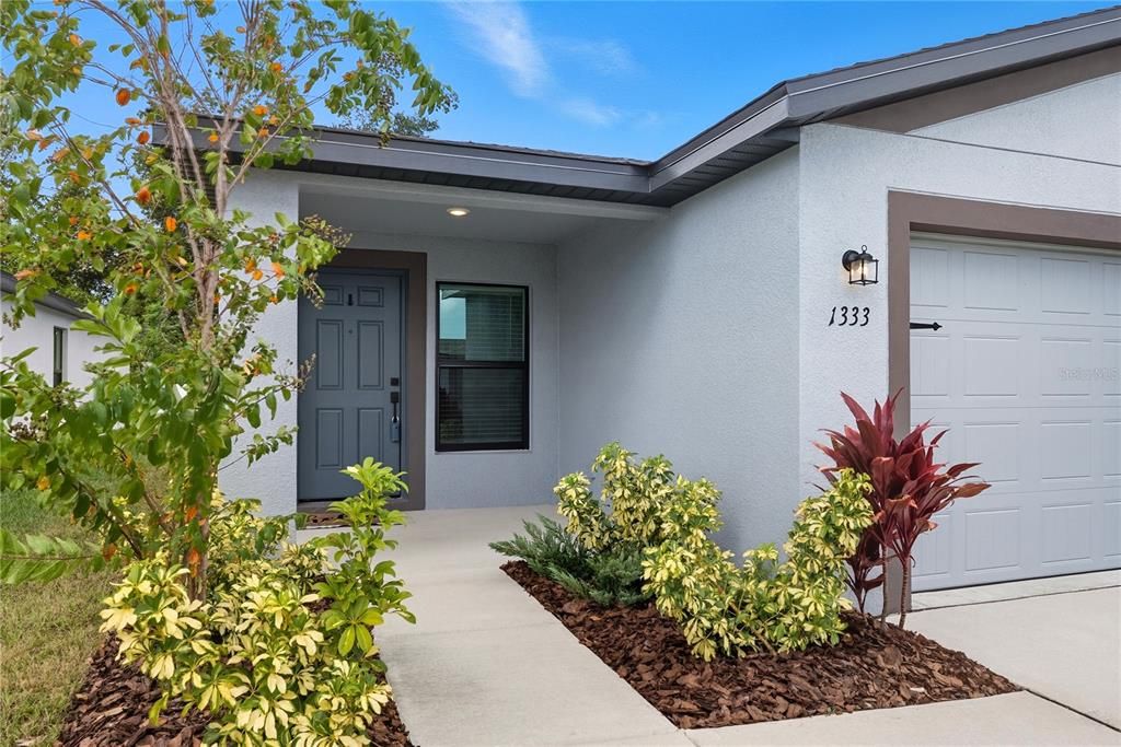 For Rent: $2,650 (3 beds, 2 baths, 1697 Square Feet)