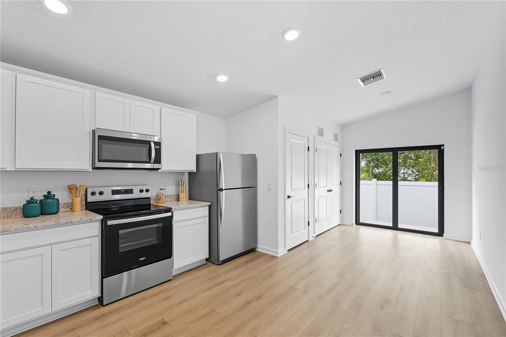 For Rent: $2,650 (3 beds, 2 baths, 1697 Square Feet)