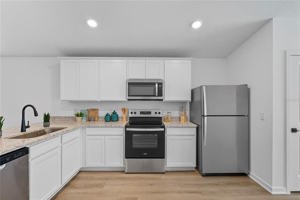 For Rent: $2,650 (3 beds, 2 baths, 1697 Square Feet)