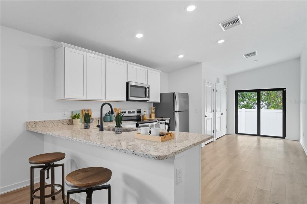 For Rent: $2,650 (3 beds, 2 baths, 1697 Square Feet)